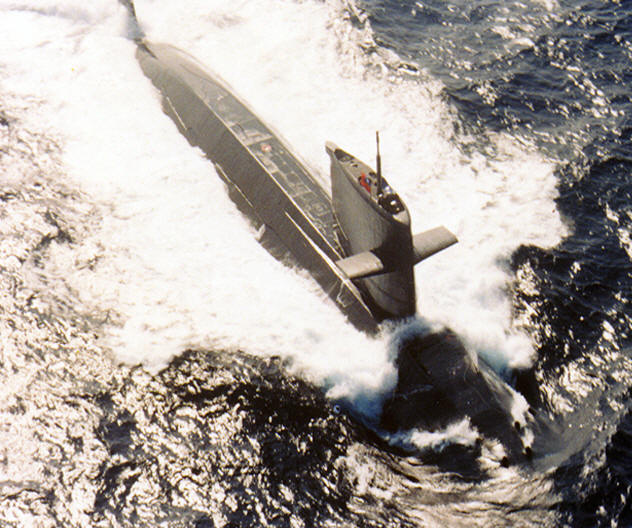 Hai Lung class submarine of Republic of China Navy surfaces during a military exercise (Src: Wikimedia Commons)